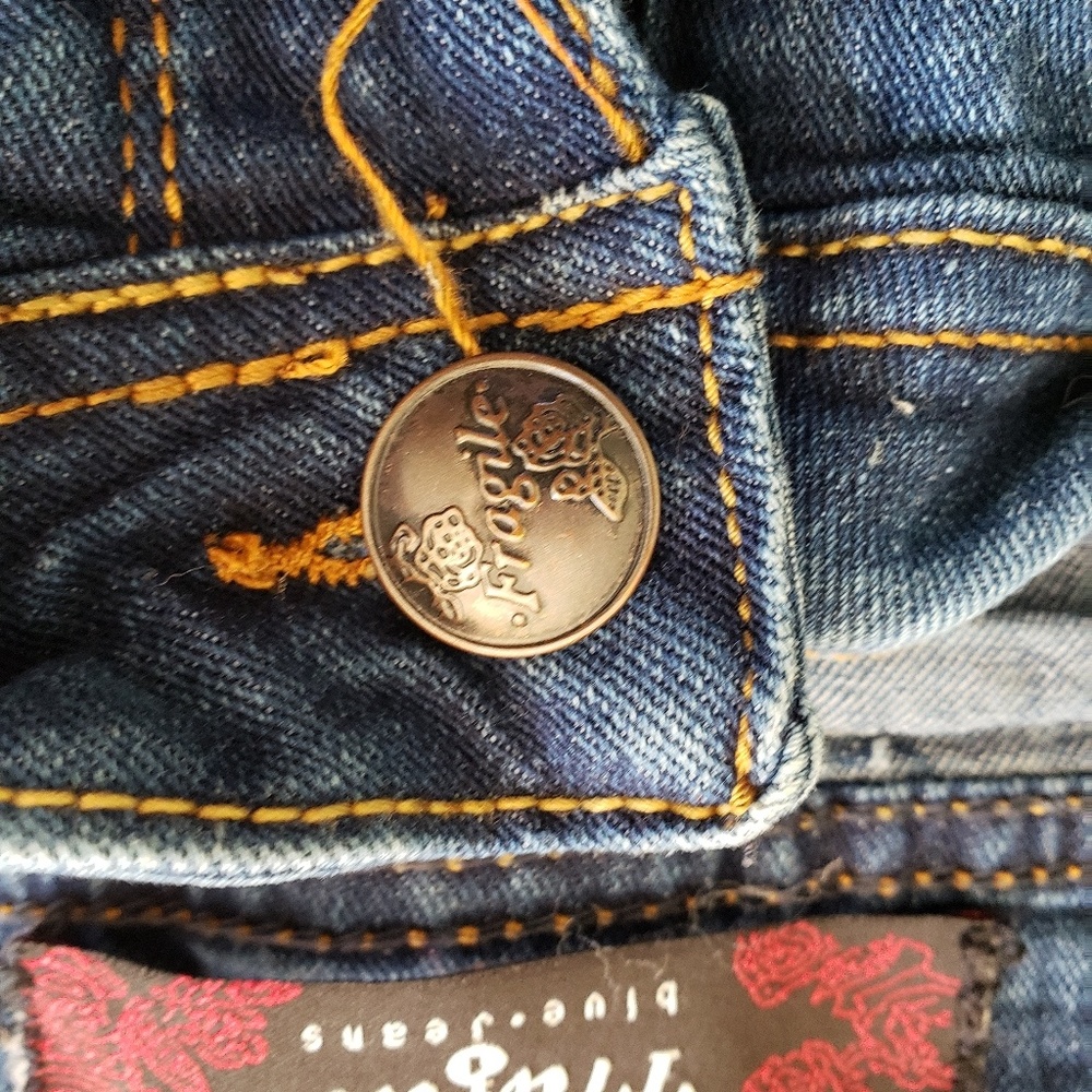 Shorts - Picture 3 of 4